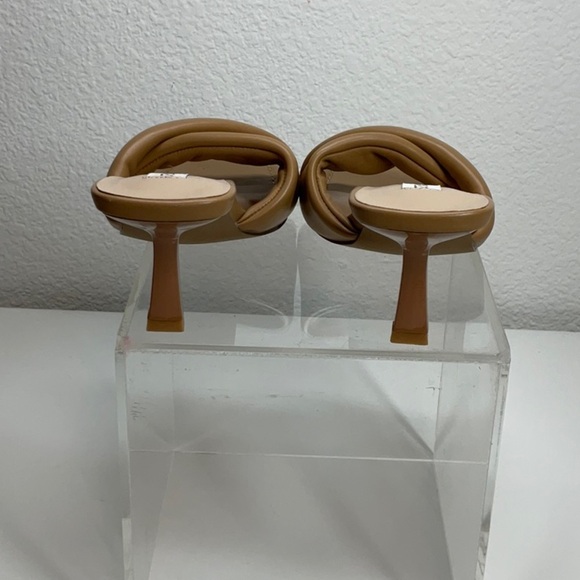 Steve Madden Thai Tan Nude Kitten Heels Slip On Sandal Size:9 - Picture 4 of 8